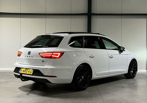 SEAT Leon Sportstourer Seat Leon 1.5 TSI 150PK Pano Virtual Trekhaak Black edition