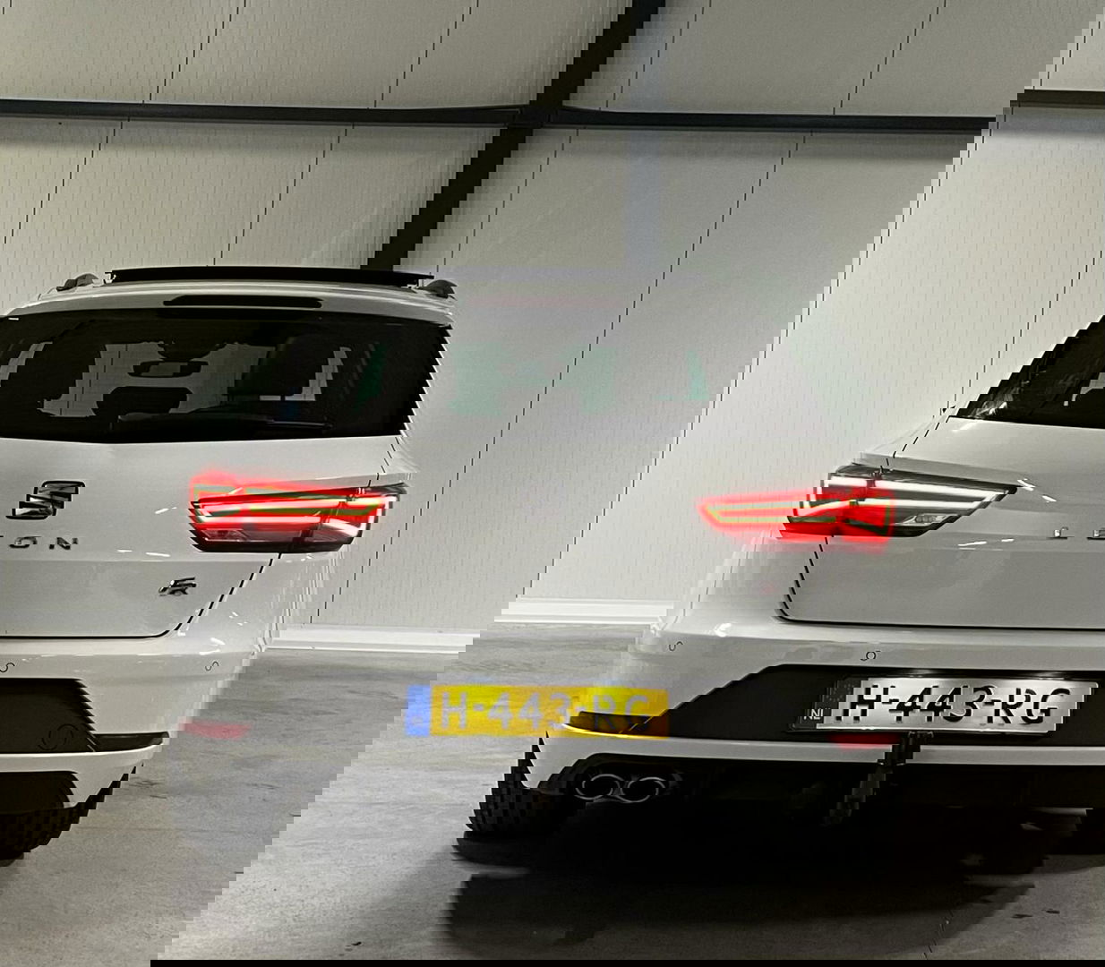 SEAT Leon Sportstourer Seat Leon 1.5 TSI 150PK Pano Virtual Trekhaak Black edition