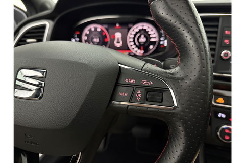 SEAT Leon 1.5 TSI 150PK FR Ultimate Edition Pano Sfeer beats audio Trekhaak LED Camera Carplay Virtual Cilima Cruise Navi PDC 18''LMV