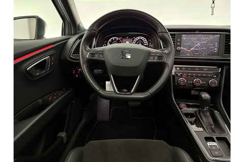 SEAT Leon 1.5 TSI 150PK FR Ultimate Edition Pano Sfeer beats audio Trekhaak LED Camera Carplay Virtual Cilima Cruise Navi PDC 18''LMV