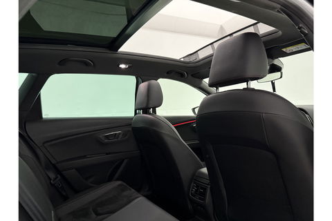 SEAT Leon 1.5 TSI 150PK FR Ultimate Edition Pano Sfeer beats audio Trekhaak LED Camera Carplay Virtual Cilima Cruise Navi PDC 18''LMV