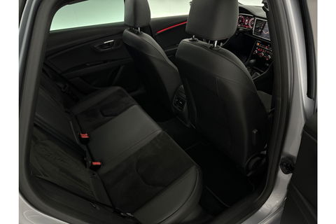 SEAT Leon 1.5 TSI 150PK FR Ultimate Edition Pano Sfeer beats audio Trekhaak LED Camera Carplay Virtual Cilima Cruise Navi PDC 18''LMV