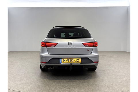 SEAT Leon 1.5 TSI 150PK FR Ultimate Edition Pano Sfeer beats audio Trekhaak LED Camera Carplay Virtual Cilima Cruise Navi PDC 18''LMV
