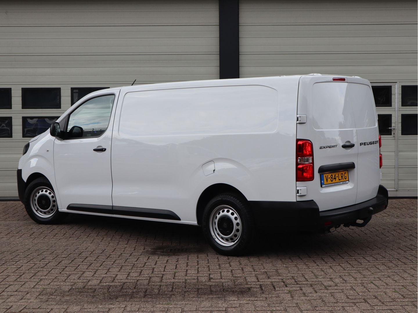 Peugeot Expert 2.0 BlueHDI 145pk Automaat - L3 Lang - Winterpakket - Standkachel - Apple Play - Trekhaak