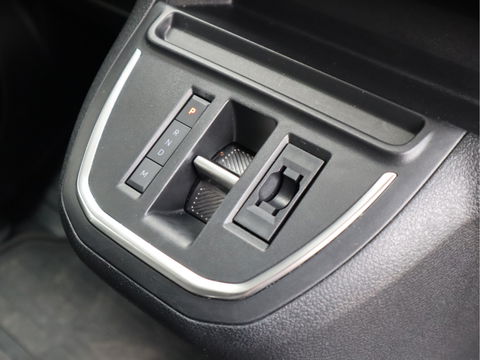 Peugeot Expert 2.0 BlueHDI 145pk Automaat - L3 Lang - Winterpakket - Standkachel - Apple Play - Trekhaak