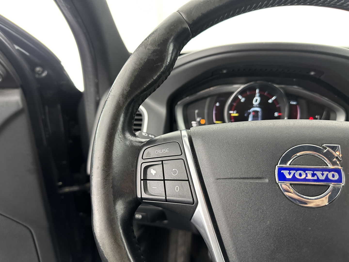 Volvo XC60 2.0 D4 FWD Ocean Race *NAVI-FULLMAP | FULL-LEATHER | MEMORY-PACK | TOWBAR | ECC | PDC | CRUISE | COMFORT-SEATS | 19"ALU*