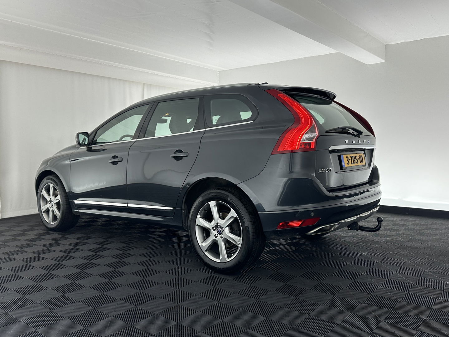 Volvo XC60 2.0 D4 FWD Ocean Race *NAVI-FULLMAP | FULL-LEATHER | MEMORY-PACK | TOWBAR | ECC | PDC | CRUISE | COMFORT-SEATS | 19"ALU*