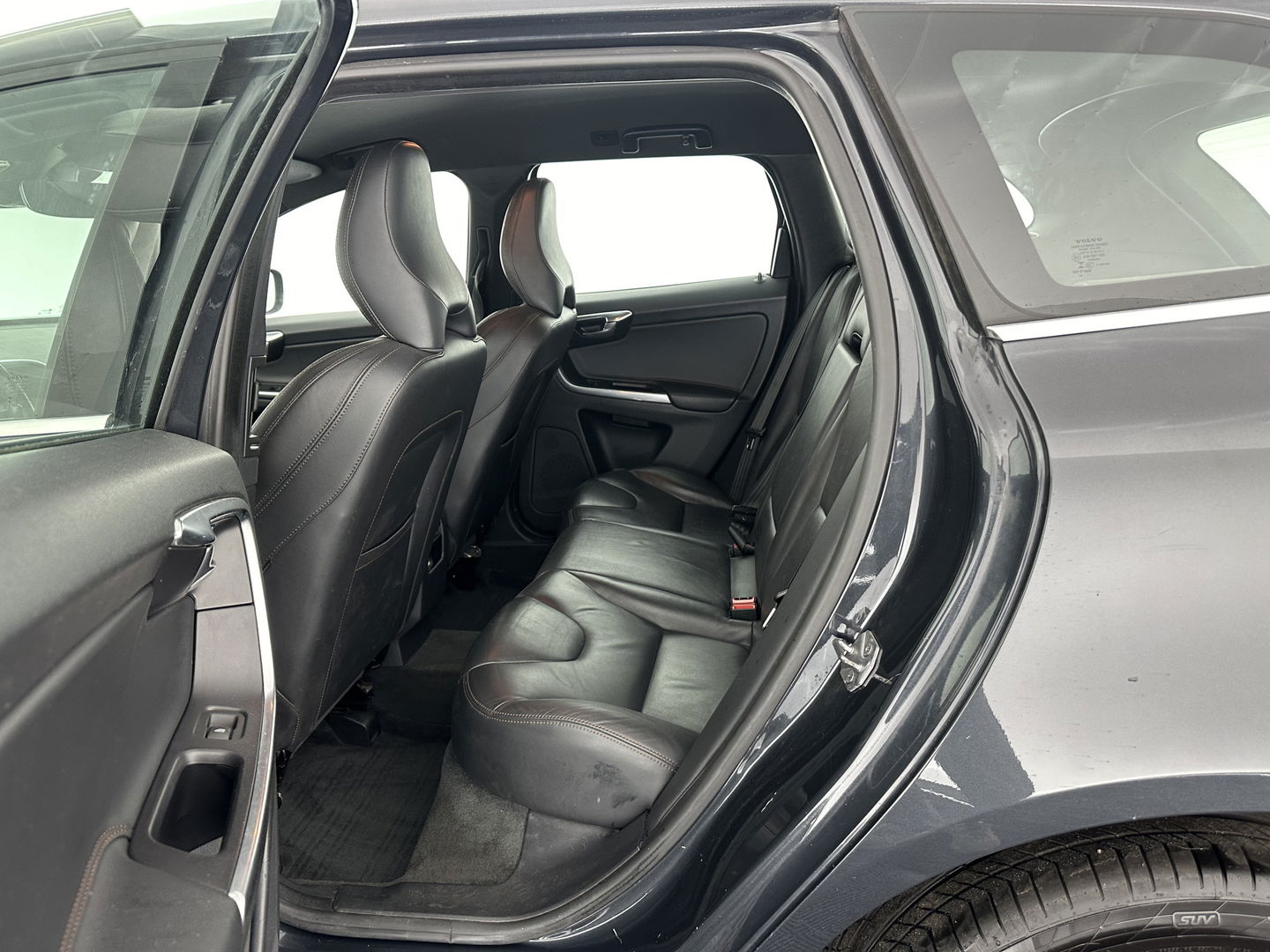 Volvo XC60 2.0 D4 FWD Ocean Race *NAVI-FULLMAP | FULL-LEATHER | MEMORY-PACK | TOWBAR | ECC | PDC | CRUISE | COMFORT-SEATS | 19"ALU*