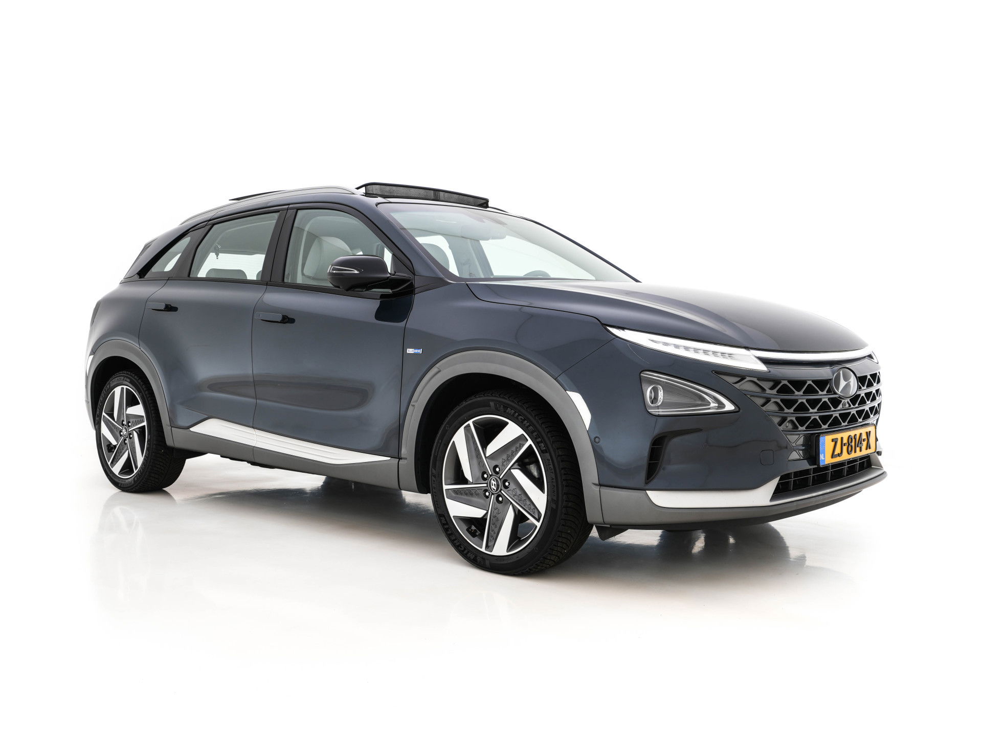 Hyundai NEXO FCEV Plus Pack [ HYDROGENIUM ] (INCL-BTW) Aut. *PANO | LUXURY-LEATHER | NAVI-FULLMAP | ADAPTIVE-CRUISE |  FULL-LED | KEYLESS | DAB |  KRELL-AUDIO | DIGI-WIDESCREEN-COCKPIT | SURROUND-VIEW | SHIFT-PADDLES | COMFORT-SEATS |