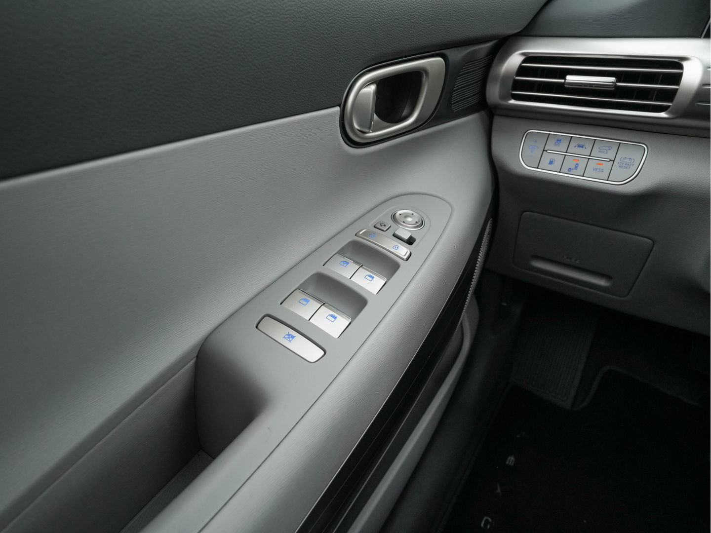 Hyundai NEXO FCEV Plus Pack [ HYDROGENIUM ] (INCL-BTW) Aut. *PANO | LUXURY-LEATHER | NAVI-FULLMAP | ADAPTIVE-CRUISE |  FULL-LED | KEYLESS | DAB |  KRELL-AUDIO | DIGI-WIDESCREEN-COCKPIT | SURROUND-VIEW | SHIFT-PADDLES | COMFORT-SEATS |