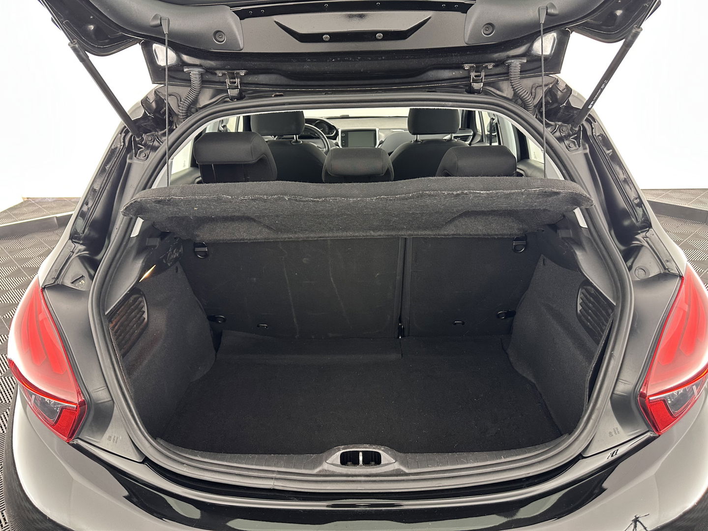 Peugeot 208 1.6 BlueHDi Blue Lease Premium *PANO | NAVI-FULLMAP | CAMERA | COMFORT-SEATS | DAB+ | ECC | PDC | CRUISE | 16''ALU | TOWBAR*