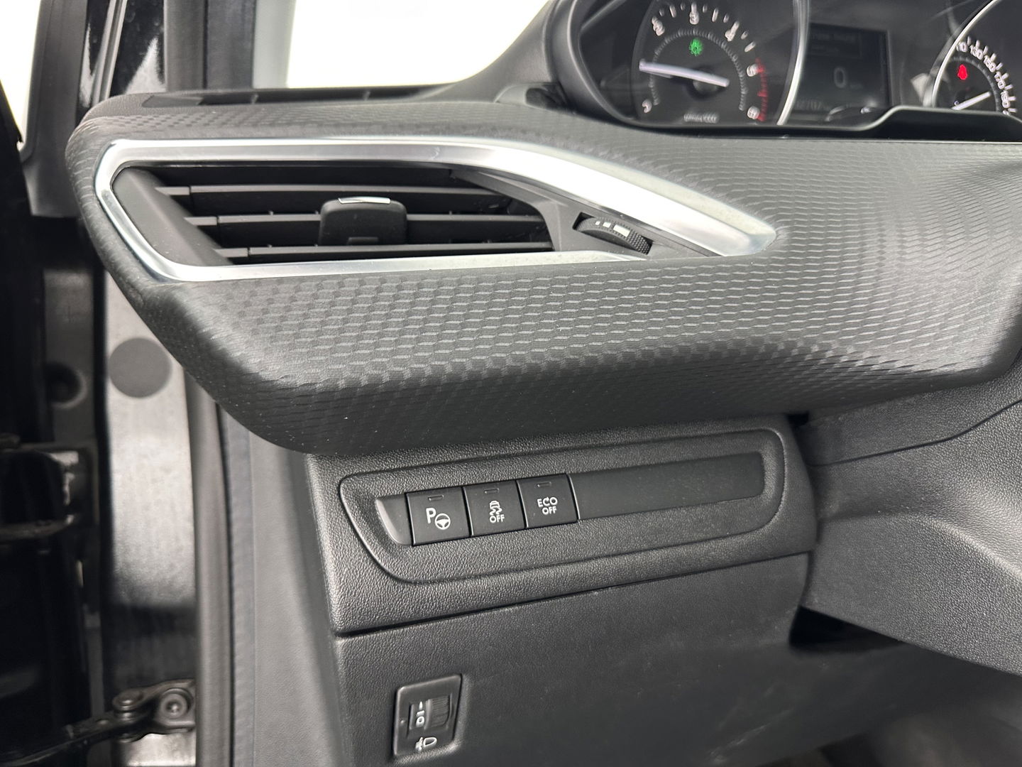 Peugeot 208 1.6 BlueHDi Blue Lease Premium *PANO | NAVI-FULLMAP | CAMERA | COMFORT-SEATS | DAB+ | ECC | PDC | CRUISE | 16''ALU | TOWBAR*