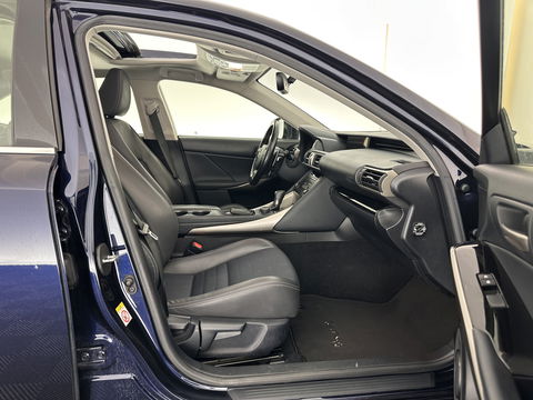 Lexus IS 300h Hybrid Business Line Aut. *PANO | 1/2LEATHER | FULL-LED | NAVI-FULLMAP | COMFORT-SEATS | CAMERA | ECC | PDC | CRUISE | 17''ALU*