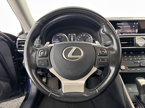 Lexus IS 300h Hybrid Business Line Aut. *PANO | 1/2LEATHER | FULL-LED | NAVI-FULLMAP | COMFORT-SEATS | CAMERA | ECC | PDC | CRUISE | 17''ALU*