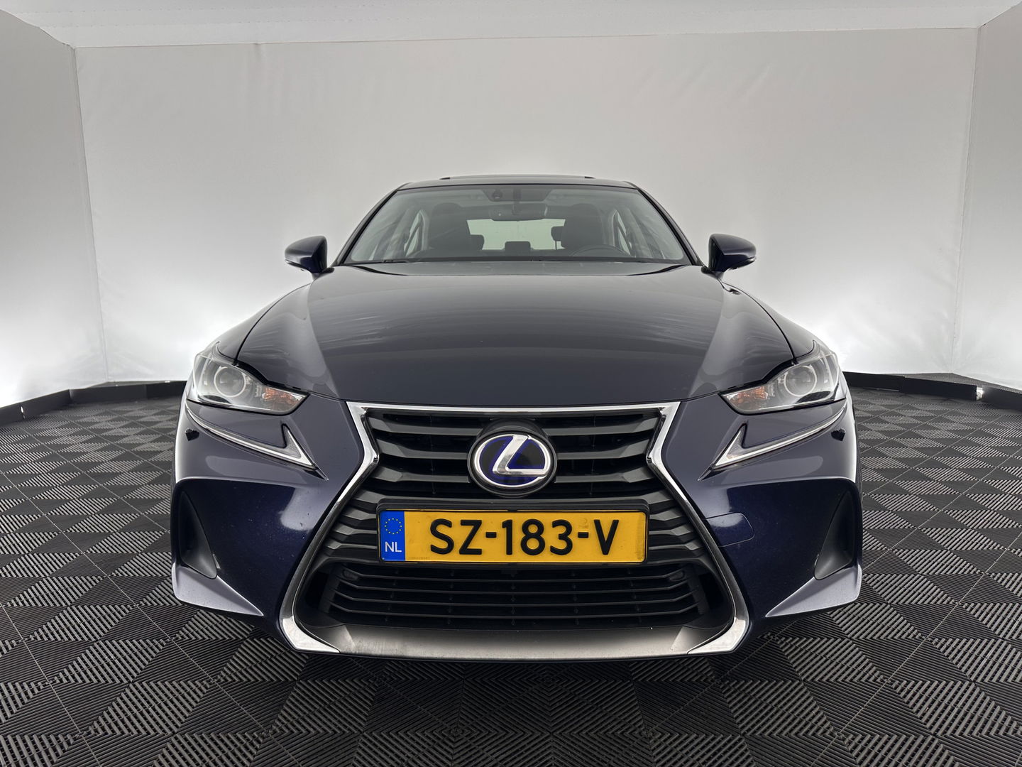 Lexus IS 300h Hybrid Business Line Aut. *PANO | 1/2LEATHER | FULL-LED | NAVI-FULLMAP | COMFORT-SEATS | CAMERA | ECC | PDC | CRUISE | 17''ALU*