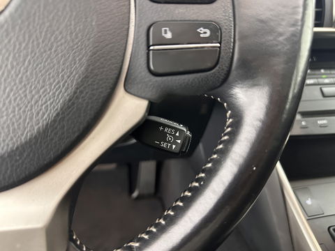 Lexus IS 300h Hybrid Business Line Aut. *PANO | 1/2LEATHER | FULL-LED | NAVI-FULLMAP | COMFORT-SEATS | CAMERA | ECC | PDC | CRUISE | 17''ALU*