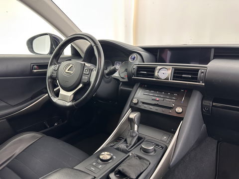Lexus IS 300h Hybrid Business Line Aut. *PANO | 1/2LEATHER | FULL-LED | NAVI-FULLMAP | COMFORT-SEATS | CAMERA | ECC | PDC | CRUISE | 17''ALU*
