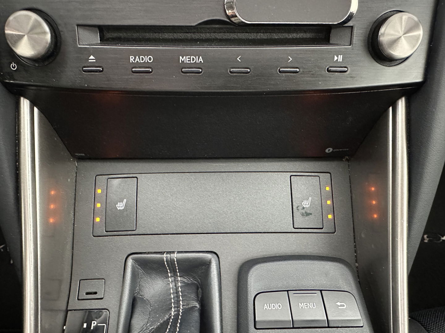 Lexus IS 300h Hybrid Business Line Aut. *PANO | 1/2LEATHER | FULL-LED | NAVI-FULLMAP | COMFORT-SEATS | CAMERA | ECC | PDC | CRUISE | 17''ALU*