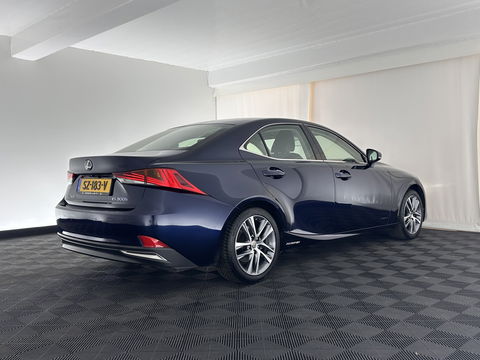 Lexus IS 300h Hybrid Business Line Aut. *PANO | 1/2LEATHER | FULL-LED | NAVI-FULLMAP | COMFORT-SEATS | CAMERA | ECC | PDC | CRUISE | 17''ALU*