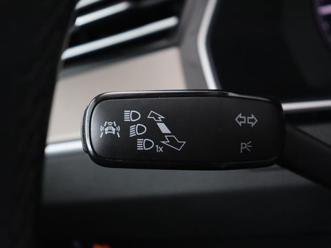 Volkswagen Arteon 2.0 TDI Elegance | Panoramadak | Stoelverwarming | Camera | Leder/Alcantara | Virtual Cockpit | Adaptive cruise | Keyless | LED Plus | Carplay | Navigatie