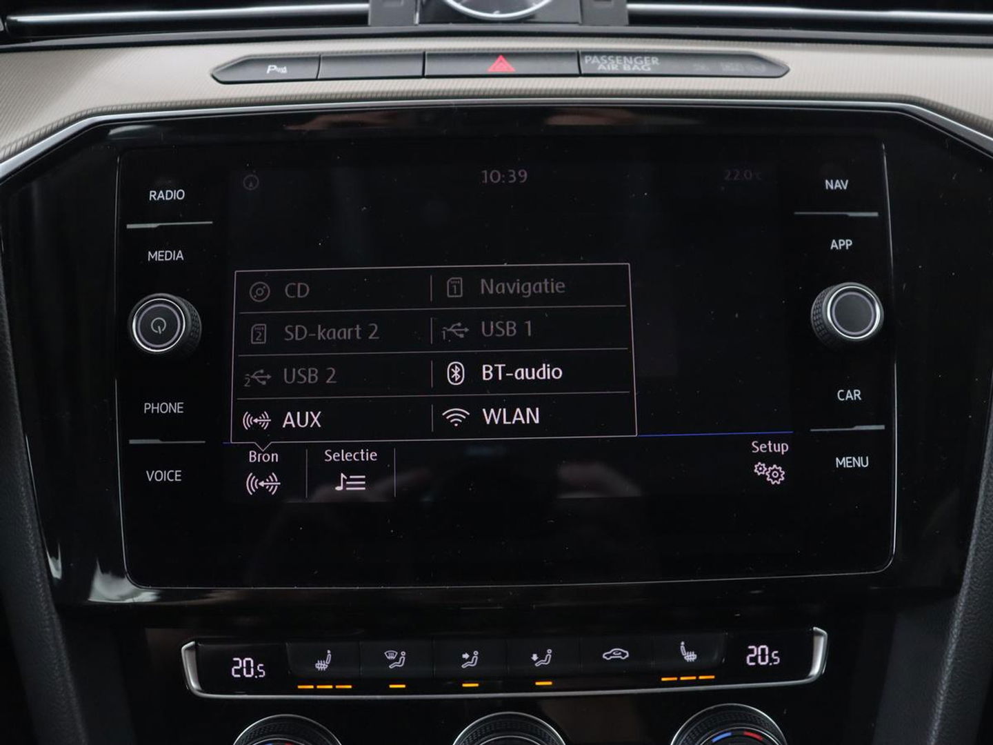 Volkswagen Arteon 2.0 TDI Elegance | Panoramadak | Stoelverwarming | Camera | Leder/Alcantara | Virtual Cockpit | Adaptive cruise | Keyless | LED Plus | Carplay | Navigatie