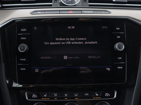 Volkswagen Arteon 2.0 TDI Elegance | Panoramadak | Stoelverwarming | Camera | Leder/Alcantara | Virtual Cockpit | Adaptive cruise | Keyless | LED Plus | Carplay | Navigatie