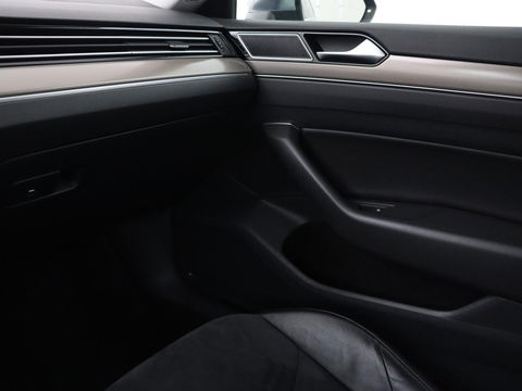 Volkswagen Arteon 2.0 TDI Elegance | Panoramadak | Stoelverwarming | Camera | Leder/Alcantara | Virtual Cockpit | Adaptive cruise | Keyless | LED Plus | Carplay | Navigatie
