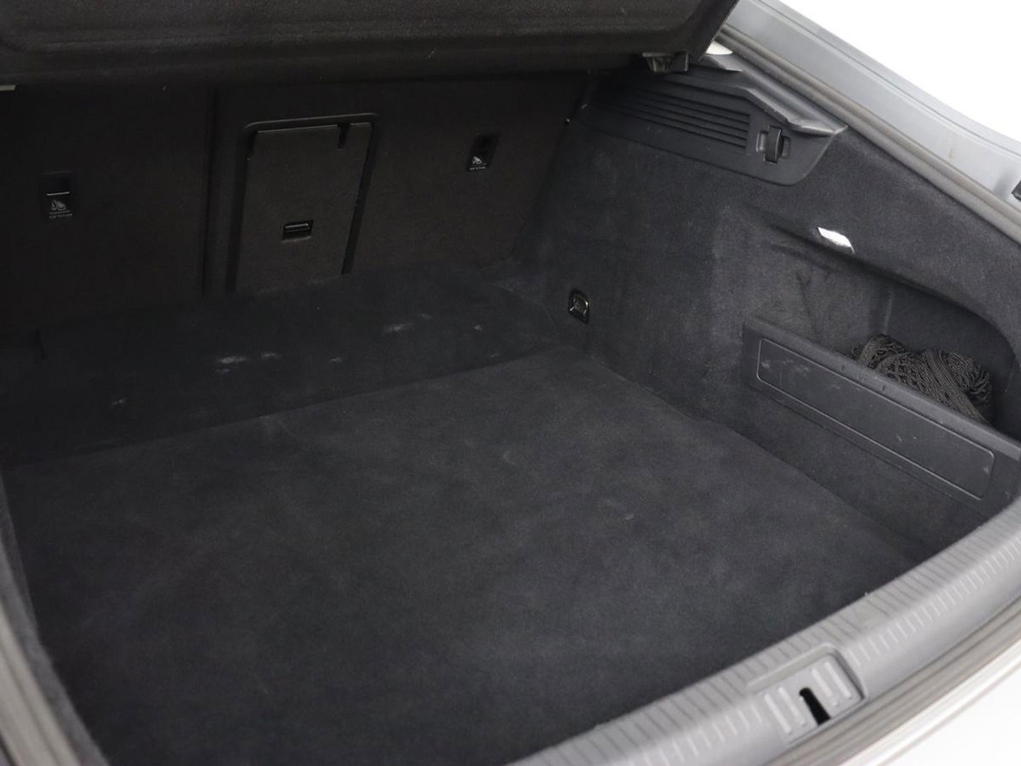 Volkswagen Arteon 2.0 TDI Elegance | Panoramadak | Stoelverwarming | Camera | Leder/Alcantara | Virtual Cockpit | Adaptive cruise | Keyless | LED Plus | Carplay | Navigatie