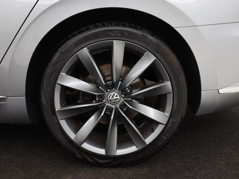 Volkswagen Arteon 2.0 TDI Elegance | Panoramadak | Stoelverwarming | Camera | Leder/Alcantara | Virtual Cockpit | Adaptive cruise | Keyless | LED Plus | Carplay | Navigatie