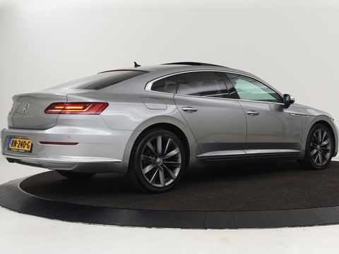 Volkswagen Arteon 2.0 TDI Elegance | Panoramadak | Stoelverwarming | Camera | Leder/Alcantara | Virtual Cockpit | Adaptive cruise | Keyless | LED Plus | Carplay | Navigatie