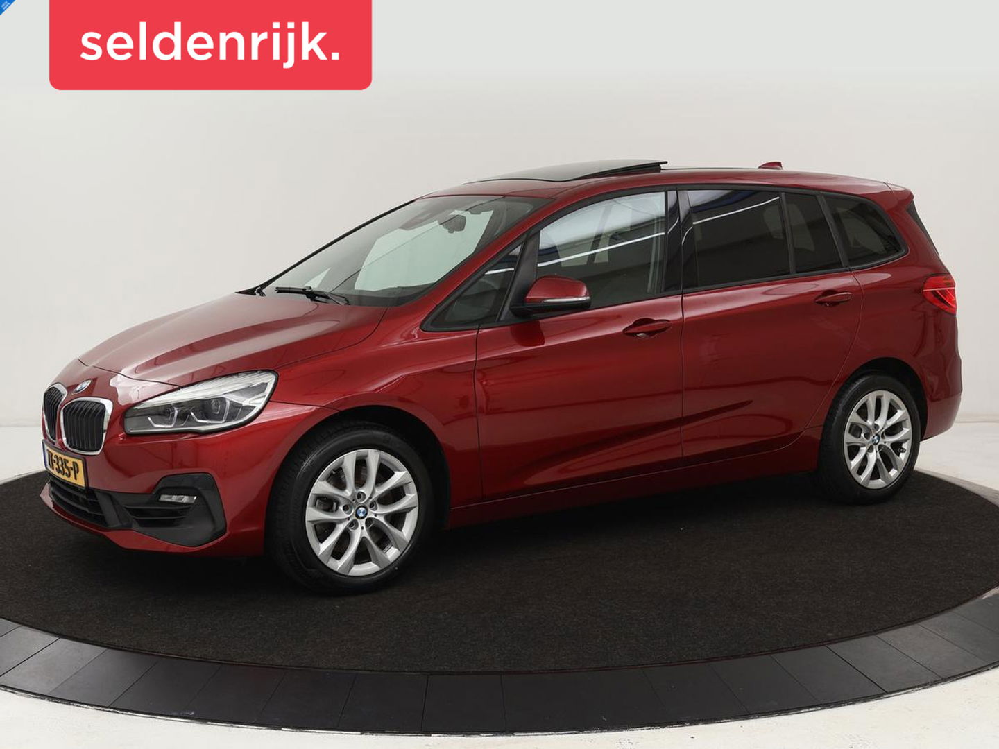 BMW 2 Serie Gran Tourer 220i 7-persoons Executive Edition | Panoramadak | Head-Up | Navigatie | Full LED | Climate control | Parkeerhulp