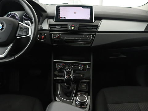 BMW 2 Serie Gran Tourer 220i 7-persoons Executive Edition | Panoramadak | Head-Up | Navigatie | Full LED | Climate control | Parkeerhulp