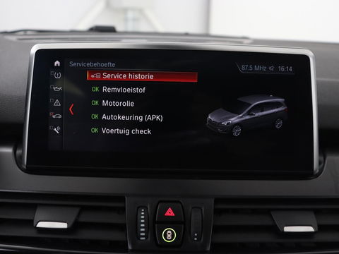 BMW 2 Serie Gran Tourer 220i 7-persoons Executive Edition | Panoramadak | Head-Up | Navigatie | Full LED | Climate control | Parkeerhulp