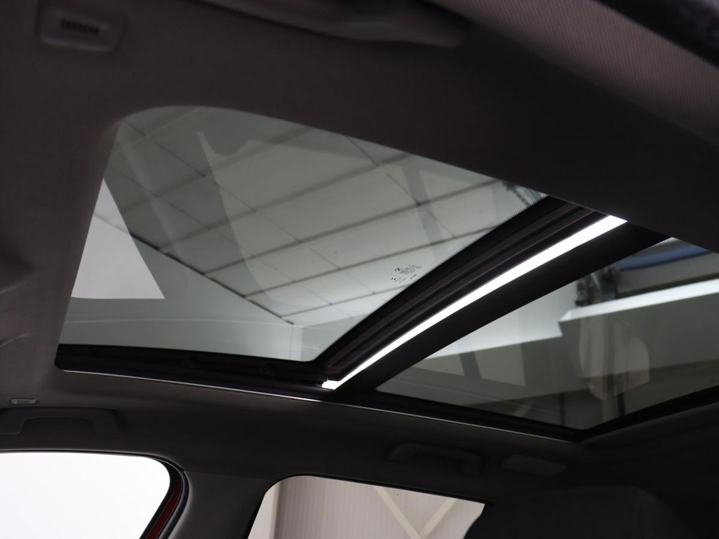BMW 2 Serie Gran Tourer 220i 7-persoons Executive Edition | Panoramadak | Head-Up | Navigatie | Full LED | Climate control | Parkeerhulp