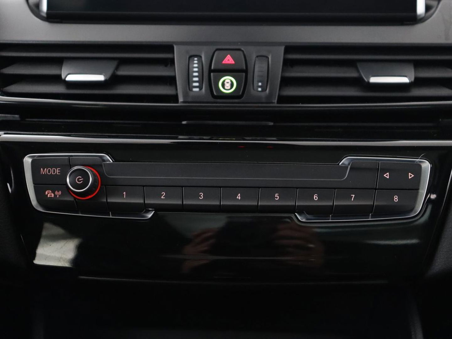 BMW 2 Serie Gran Tourer 220i 7-persoons Executive Edition | Panoramadak | Head-Up | Navigatie | Full LED | Climate control | Parkeerhulp