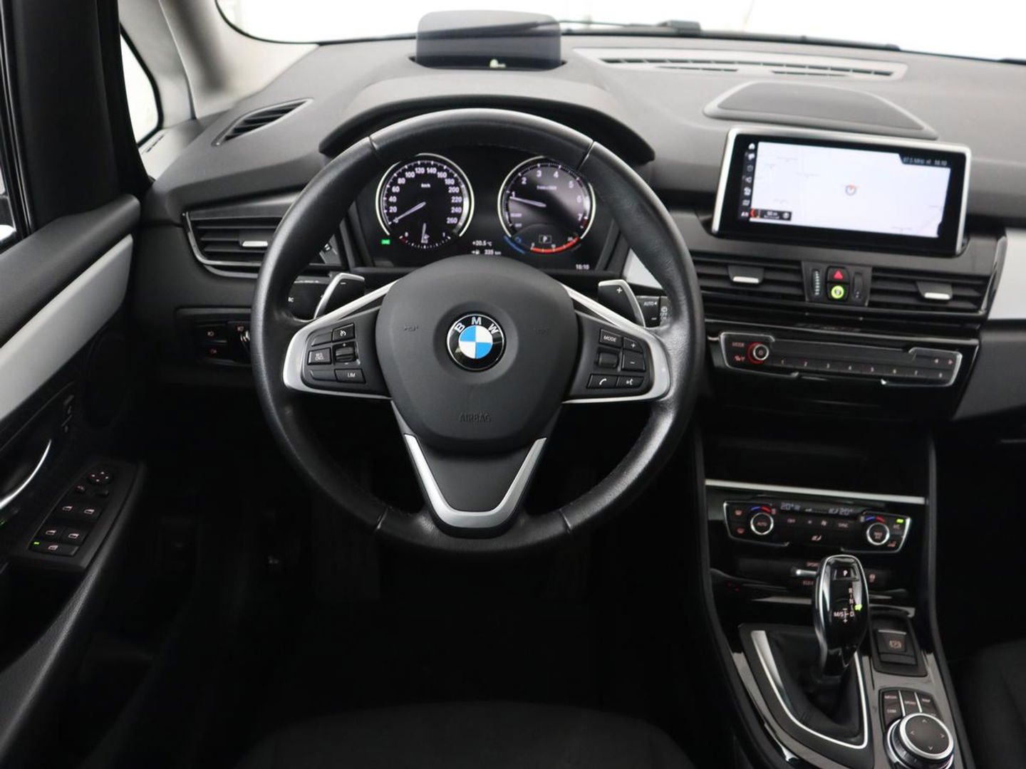 BMW 2 Serie Gran Tourer 220i 7-persoons Executive Edition | Panoramadak | Head-Up | Navigatie | Full LED | Climate control | Parkeerhulp