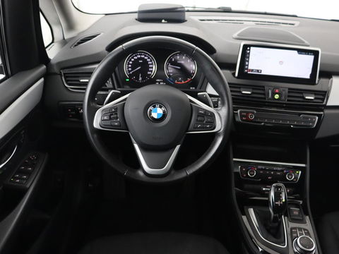 BMW 2 Serie Gran Tourer 220i 7-persoons Executive Edition | Panoramadak | Head-Up | Navigatie | Full LED | Climate control | Parkeerhulp