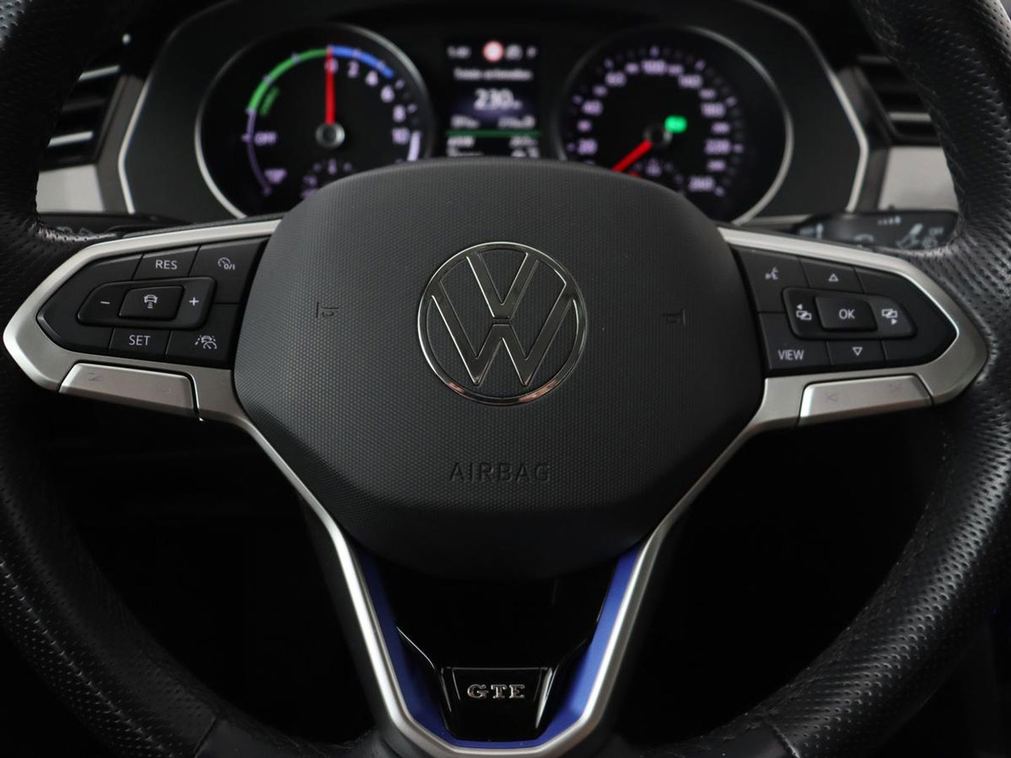 Volkswagen Passat 1.4 TSI PHEV GTE | Trekhaak | Camera | Adaptive cruise | Carplay | Navigatie | Matrix LED | Parkeerhulp | Bluetooth
