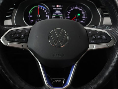 Volkswagen Passat 1.4 TSI PHEV GTE | Trekhaak | Camera | Adaptive cruise | Carplay | Navigatie | Matrix LED | Parkeerhulp | Bluetooth