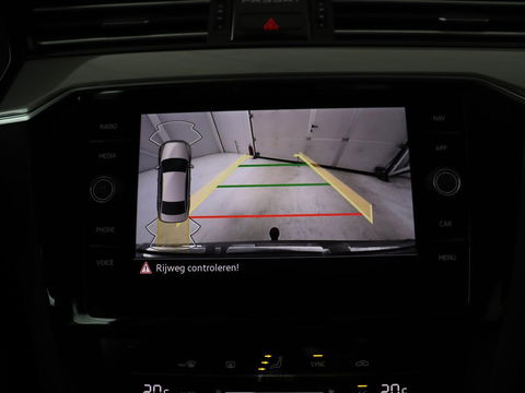Volkswagen Passat 1.4 TSI PHEV GTE | Trekhaak | Camera | Adaptive cruise | Carplay | Navigatie | Matrix LED | Parkeerhulp | Bluetooth