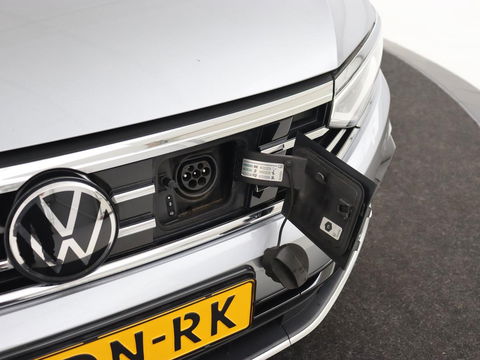 Volkswagen Passat 1.4 TSI PHEV GTE | Trekhaak | Camera | Adaptive cruise | Carplay | Navigatie | Matrix LED | Parkeerhulp | Bluetooth