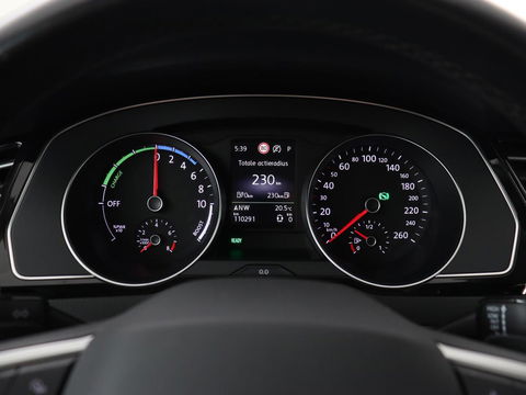 Volkswagen Passat 1.4 TSI PHEV GTE | Trekhaak | Camera | Adaptive cruise | Carplay | Navigatie | Matrix LED | Parkeerhulp | Bluetooth