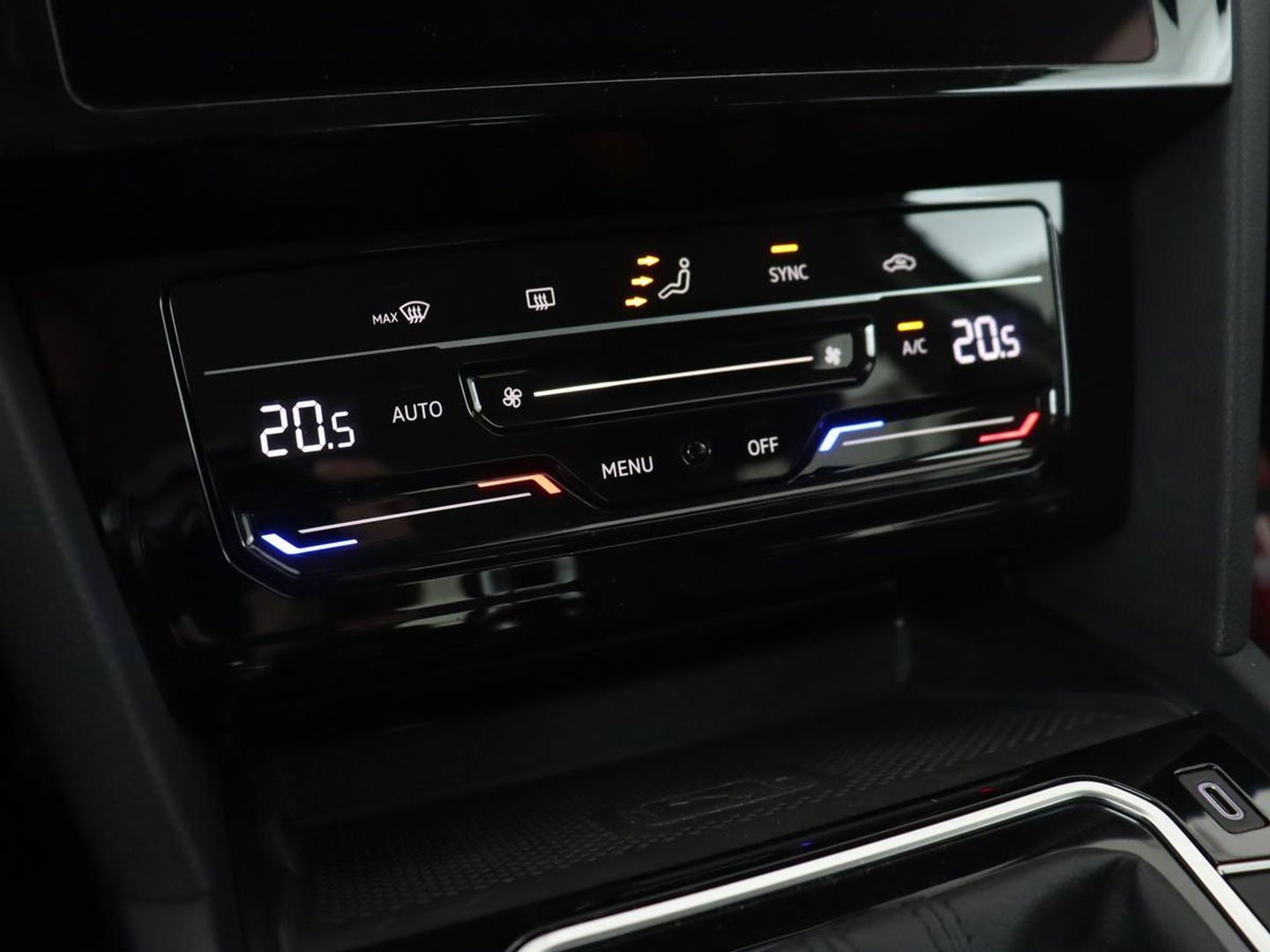 Volkswagen Passat 1.4 TSI PHEV GTE | Trekhaak | Camera | Adaptive cruise | Carplay | Navigatie | Matrix LED | Parkeerhulp | Bluetooth