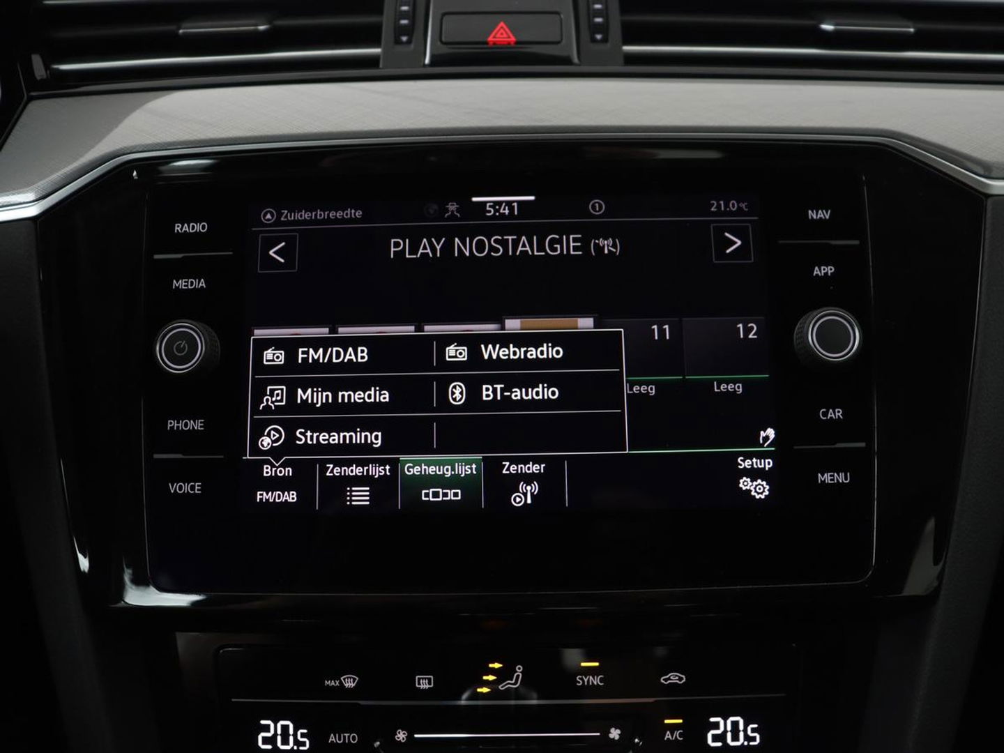 Volkswagen Passat 1.4 TSI PHEV GTE | Trekhaak | Camera | Adaptive cruise | Carplay | Navigatie | Matrix LED | Parkeerhulp | Bluetooth