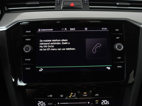 Volkswagen Passat 1.4 TSI PHEV GTE | Trekhaak | Camera | Adaptive cruise | Carplay | Navigatie | Matrix LED | Parkeerhulp | Bluetooth