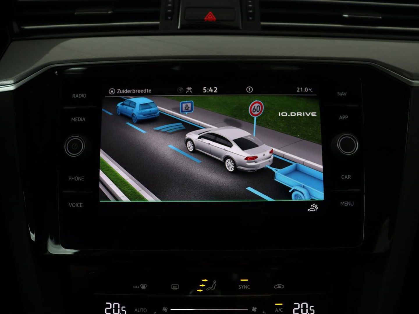 Volkswagen Passat 1.4 TSI PHEV GTE | Trekhaak | Camera | Adaptive cruise | Carplay | Navigatie | Matrix LED | Parkeerhulp | Bluetooth