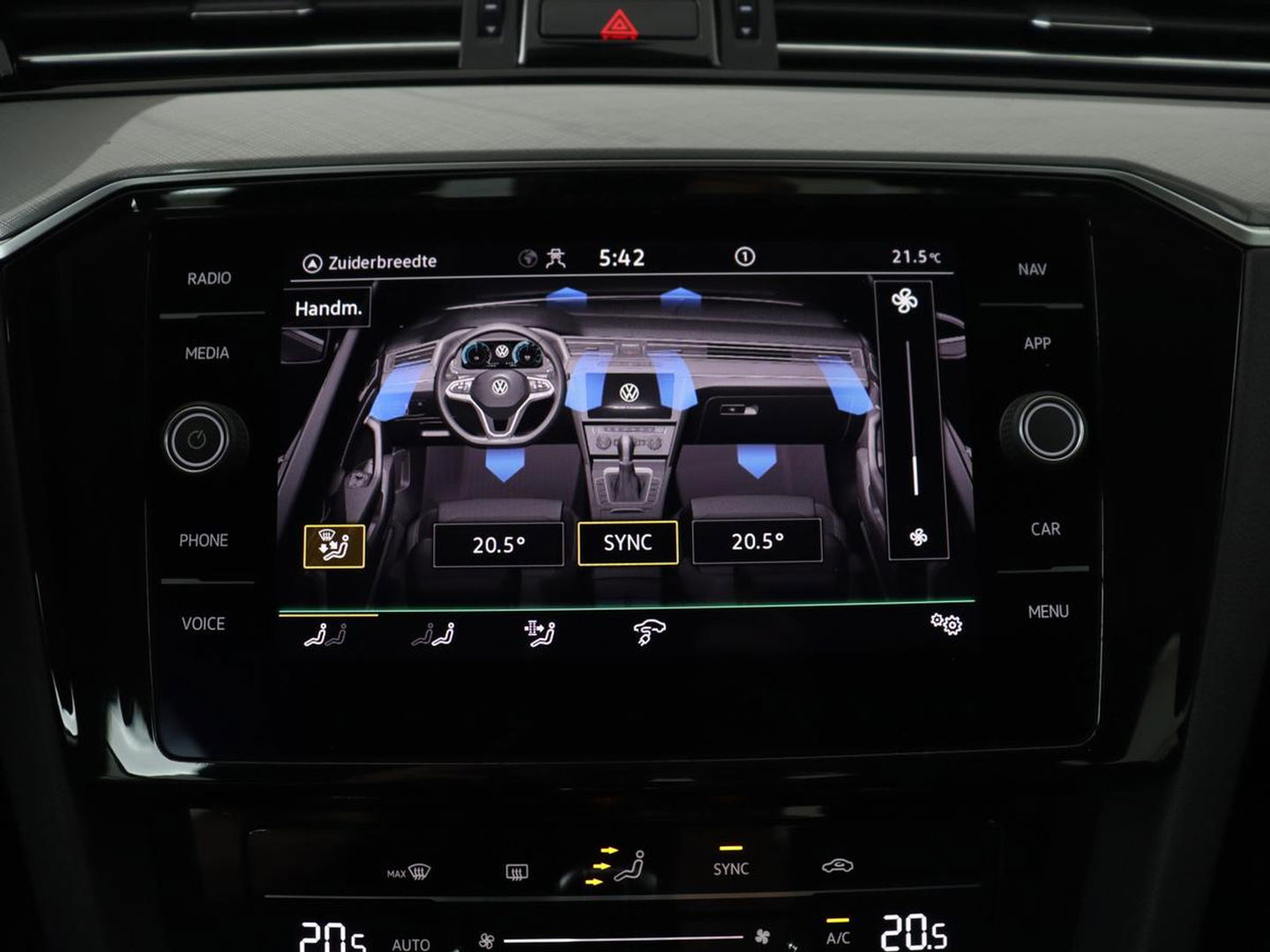 Volkswagen Passat 1.4 TSI PHEV GTE | Trekhaak | Camera | Adaptive cruise | Carplay | Navigatie | Matrix LED | Parkeerhulp | Bluetooth