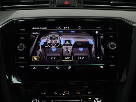 Volkswagen Passat 1.4 TSI PHEV GTE | Trekhaak | Camera | Adaptive cruise | Carplay | Navigatie | Matrix LED | Parkeerhulp | Bluetooth