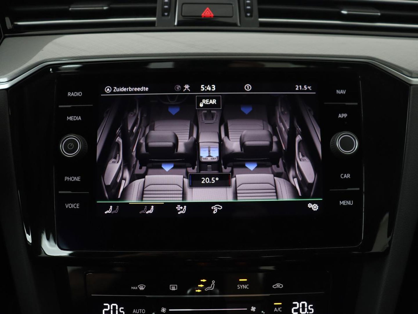 Volkswagen Passat 1.4 TSI PHEV GTE | Trekhaak | Camera | Adaptive cruise | Carplay | Navigatie | Matrix LED | Parkeerhulp | Bluetooth