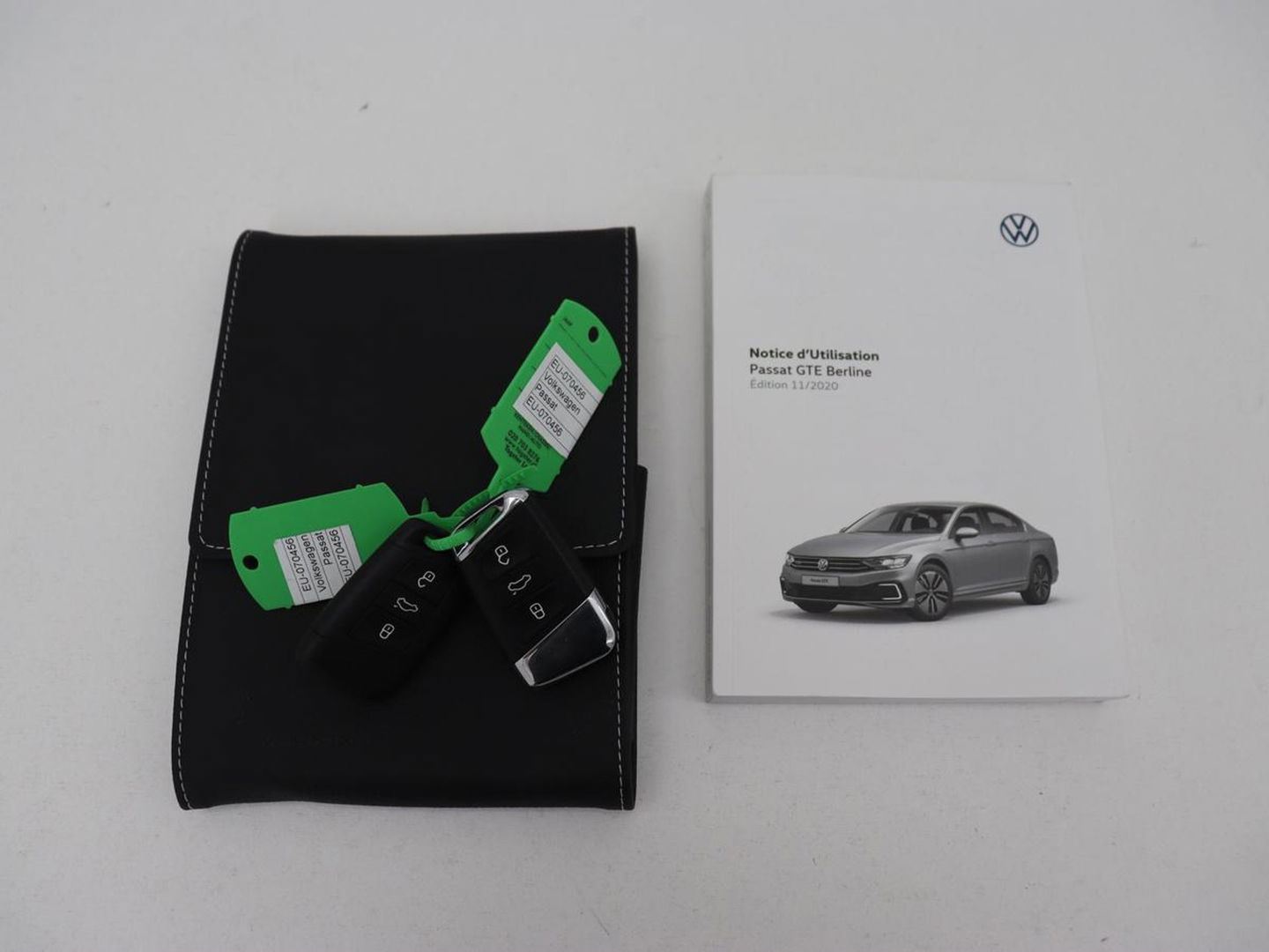 Volkswagen Passat 1.4 TSI PHEV GTE | Trekhaak | Camera | Adaptive cruise | Carplay | Navigatie | Matrix LED | Parkeerhulp | Bluetooth